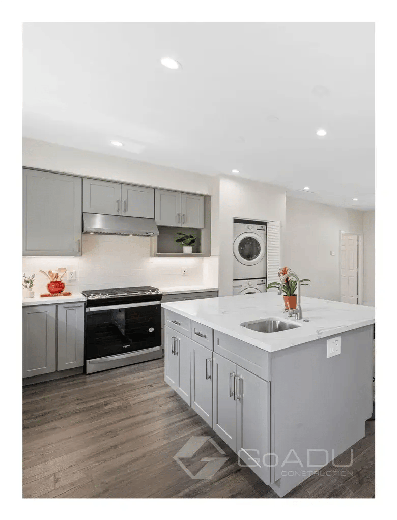 White Oak Ave - Reseda, Los Angeles