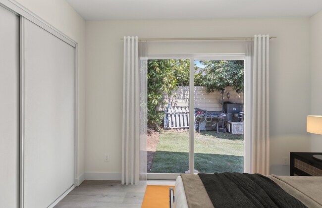 35th-Pl-ADU-sliding-door-yard-650x420