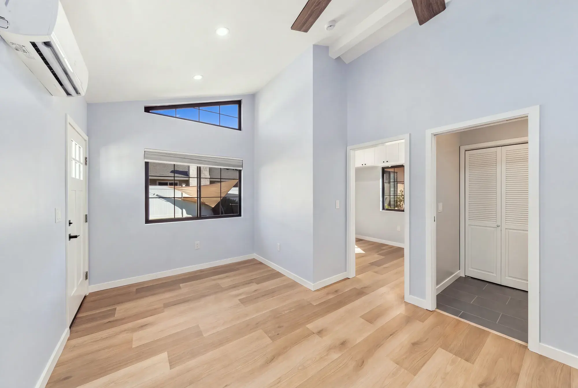 naomi-st-garage-conversion-burbank-living-room-entry