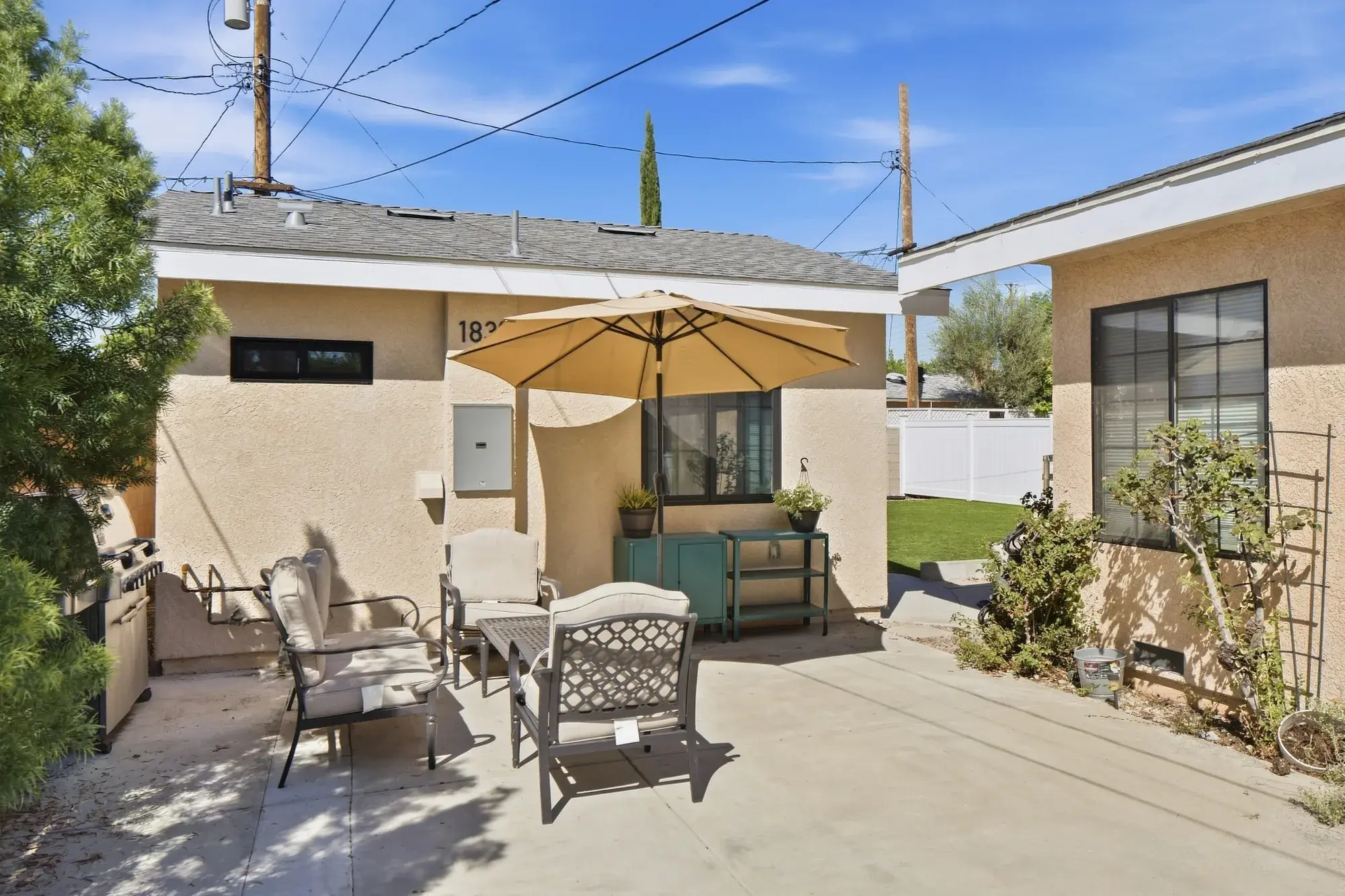naomi-st-garage-conversion-burbank-patio-courtyard
